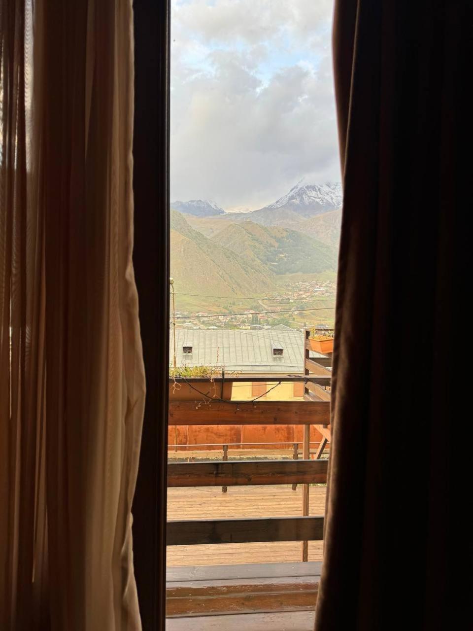 Hotel Kazbegi 1963 Habitación foto